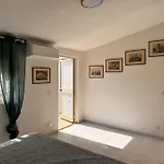 Vicolo 9 E Tre Quarti