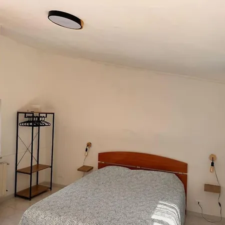 Vicolo 9 E Tre Quarti Apartman