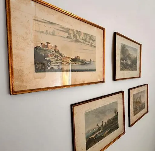 Vicolo 9 E Tre Quarti Διαμέρισμα *