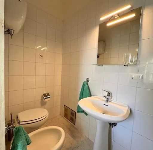 Vicolo 9 E Tre Quarti * Γκαέτα