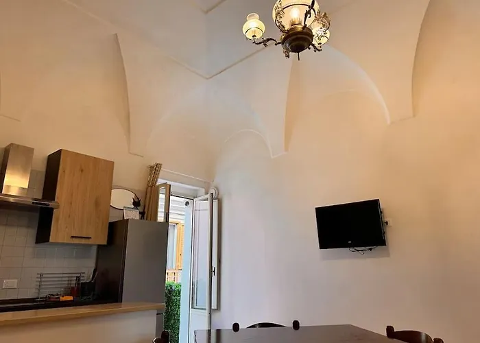 Vicolo 9 E Tre Quarti